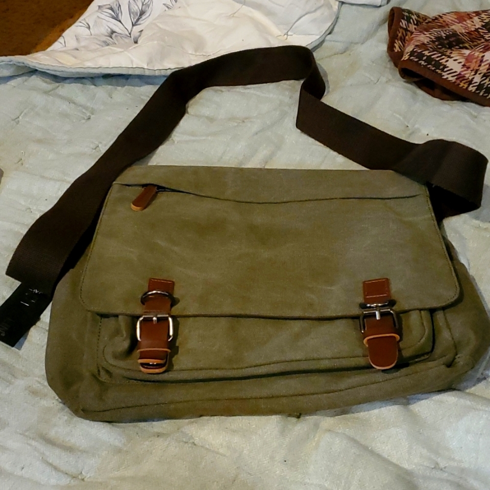 Dasein messenger bag crossbody